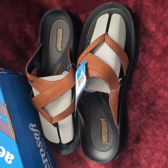 Women's aero soft sandals size 7 NWB - Picture 2 of 6